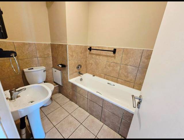 2 BEDROOM APARTMENT FOR SALE IN WINKLESPRUIT